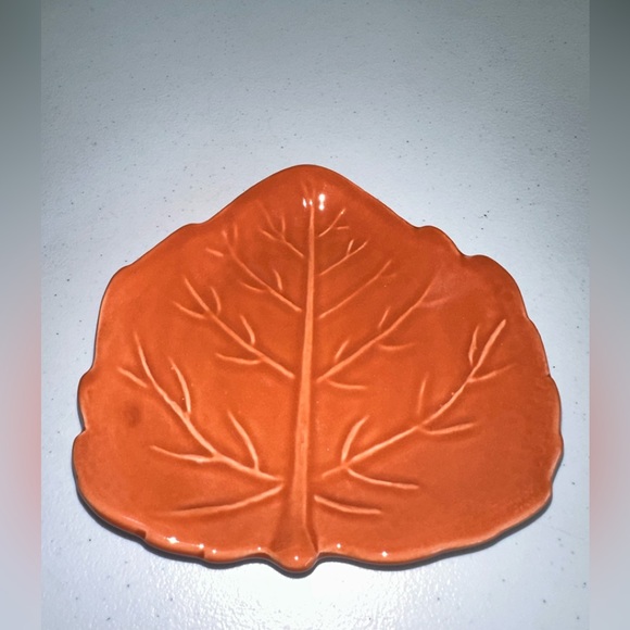 COPY - Barbara Eigen Crate & Barrel Leaf Shaped Appetizer Set of 4 Different Co… - Picture 5 of 15